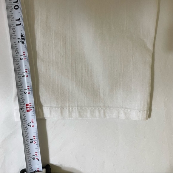 Ruby Rd Women’s Size 16 white capris Spring and Summer staple - Picture 6 of 7